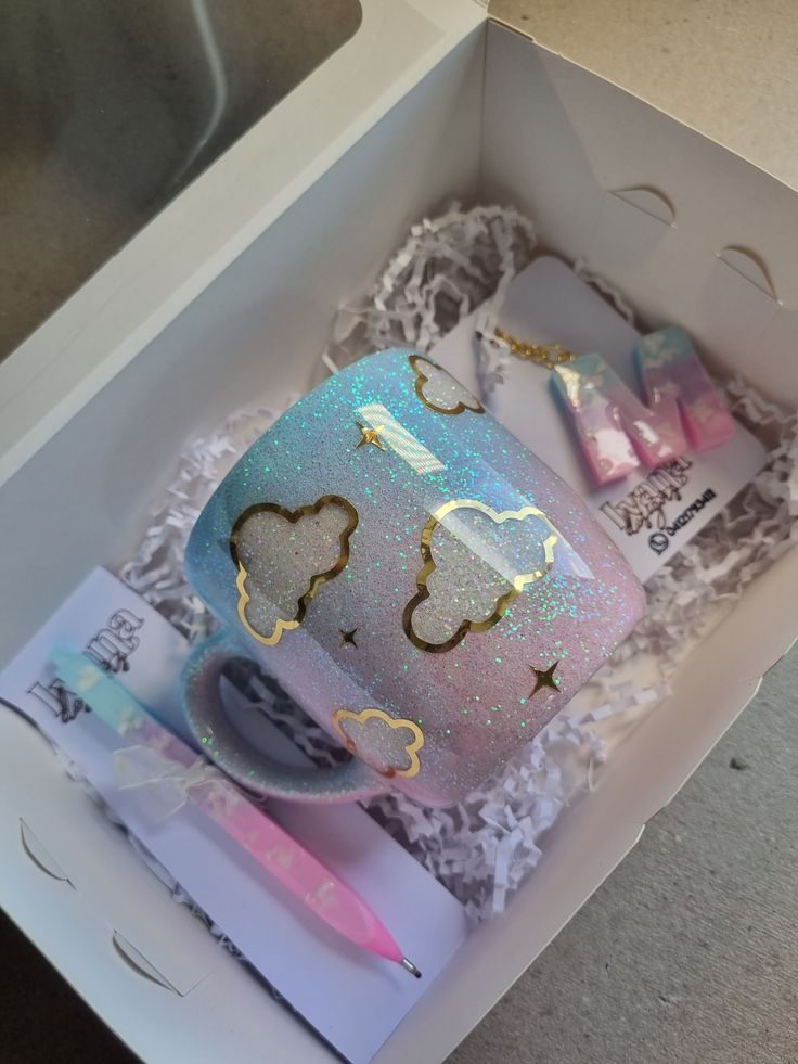 Taza personalizada con resina y glitter